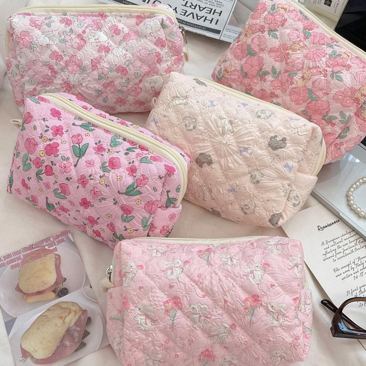 Fresh Quilted Girls' Cosmetic Bag: Large Capacity, Cute Storage, Zippered Pencil Case