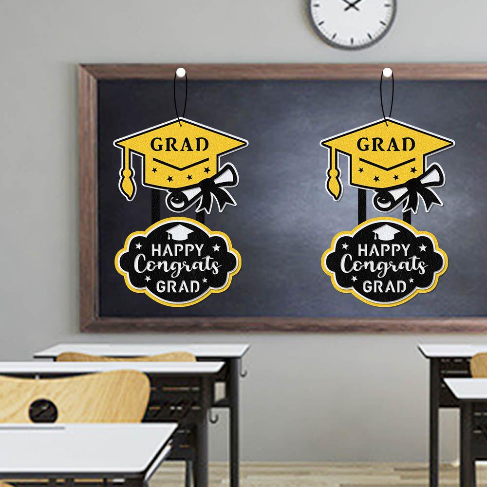 Runtowo Graduation Porch Sign Pendant , Congrats Grad Party Ornaments ,Class of 2026 Graduation Party Door Hanging