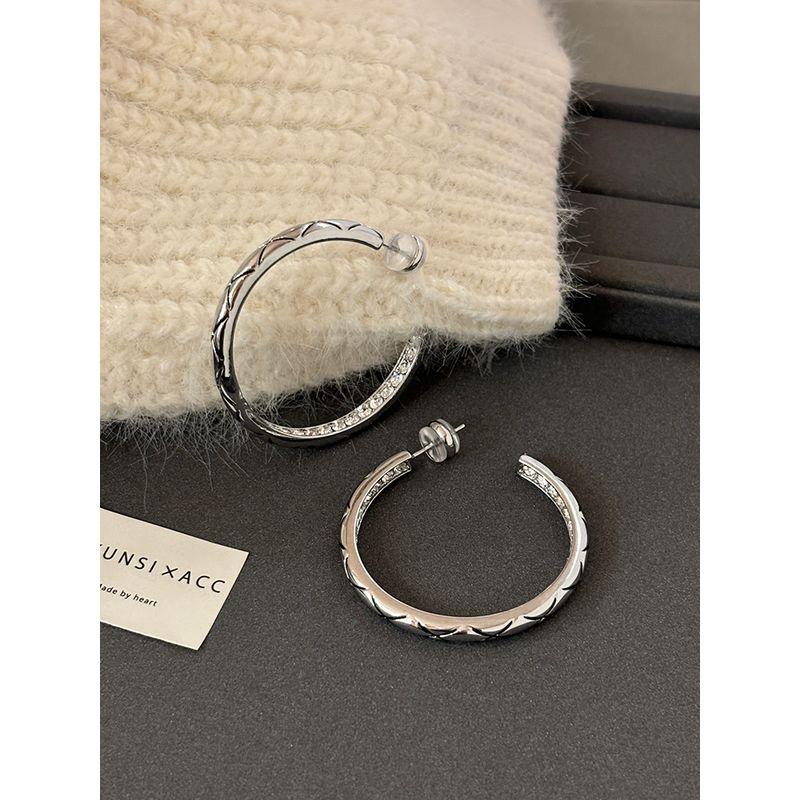 Western Classy Style Diamond Plaid Big Hoop Earrings Female Accessible Luxury Special-Interest Design Fancy Stud Earrings Vintage Ear Jewelry