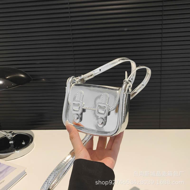 

Popular mini small bag women s 2025 new trendy fashion small square bag niche one shoulder messenger bag mouth red envelope срібний