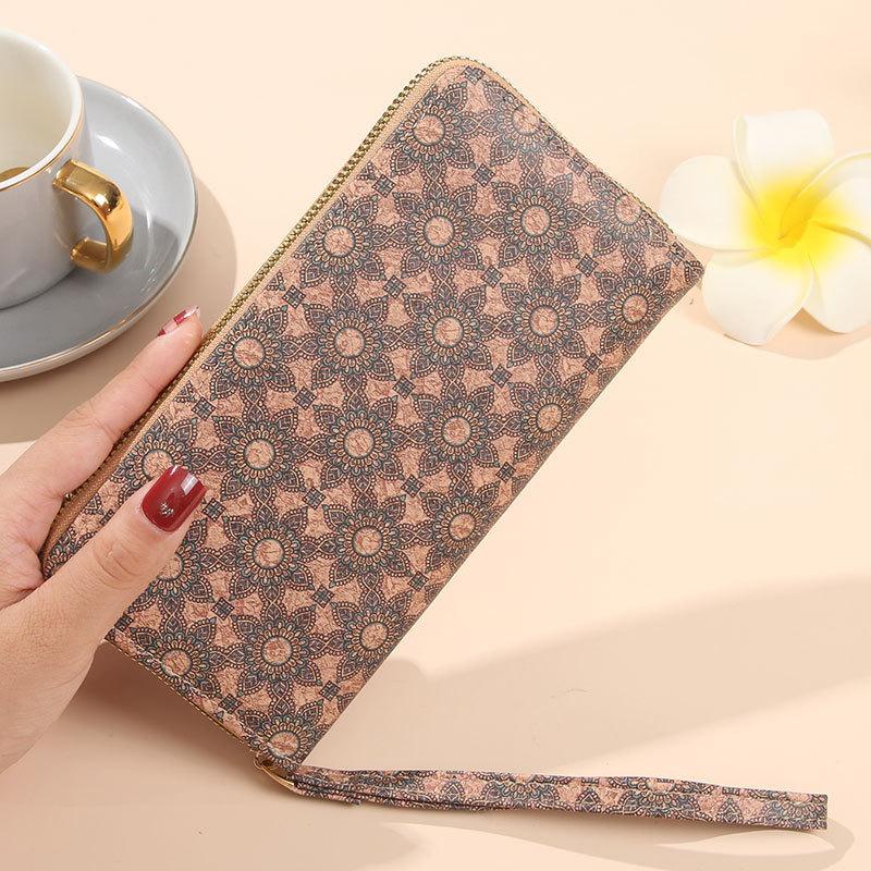 

Exotic printed clutch bag Fashion trend Contrast color Horizontal wallet Women s hand-held small square bag Card bag