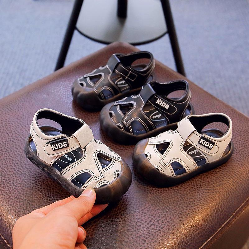 Kleinkind Sommer Zehengeschlossene Strandsandalen, Weiche Anti-Kick Lauflernschuhe für Alter 1-3, Infant Hohl-Design.