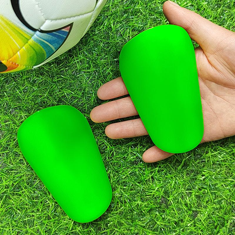 

Children’s Mini Shin Guards with Thickened Insert Board for Calf Protection during Sports Training