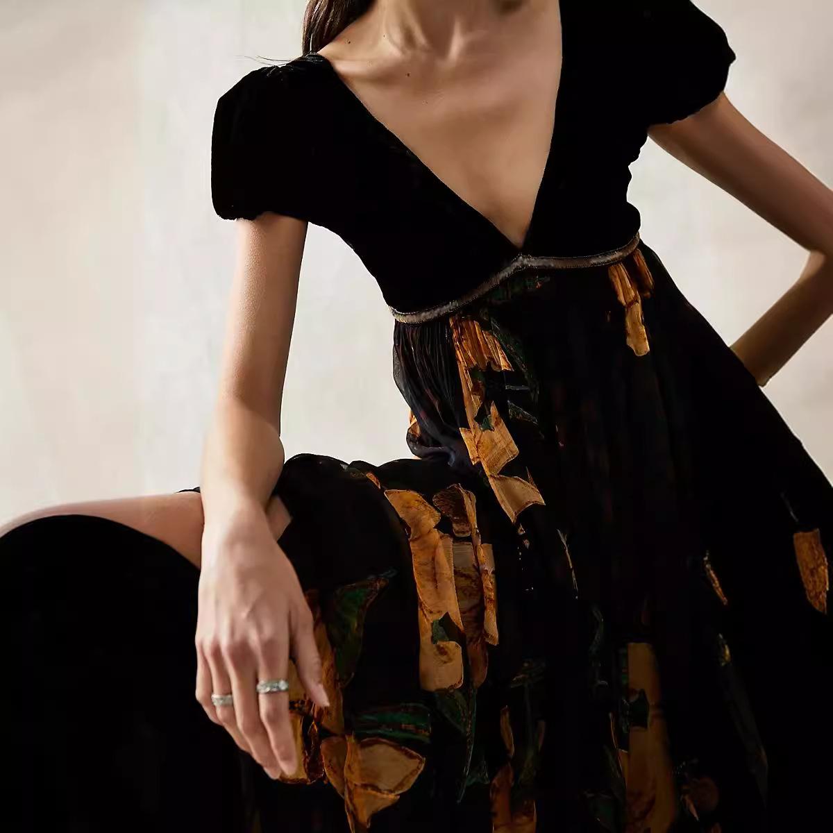 2026 European and American women s clothing, short-sleeved splicing, lace-up, dress, long skirt, V-neck splicing printed skirt S
