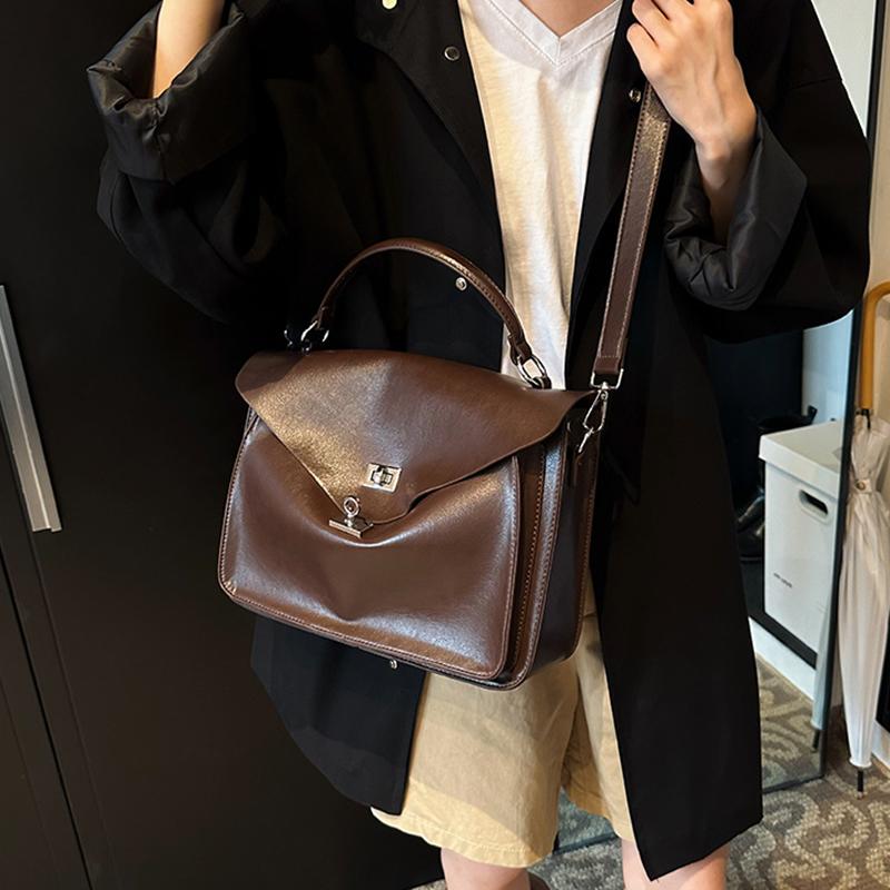 Messenger Crossbody Bag Versatile Large Capacity Shoulder Bag for Travel Vintage Brown PU Women's Tote Bag