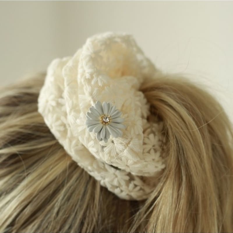Dana Burton Daisy Flower Gopchang Band Scrunchie