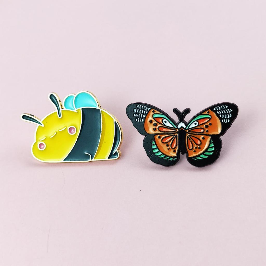 Charming Butterfly & Bee Metal Badge: Cartoon Insect Brooch for Clothing & Accessories