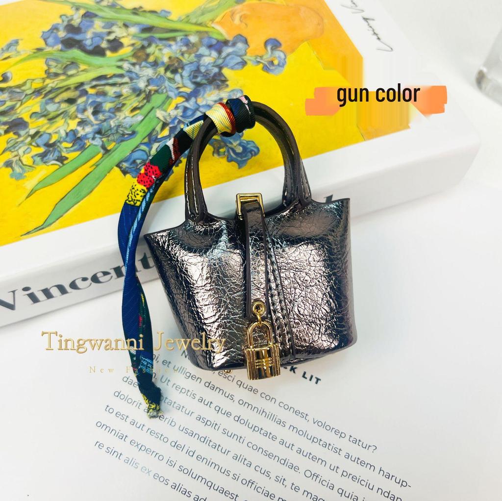 Women's Creative Leather Bag & Keychain Pendant – Cute Earphone Holder Accessory