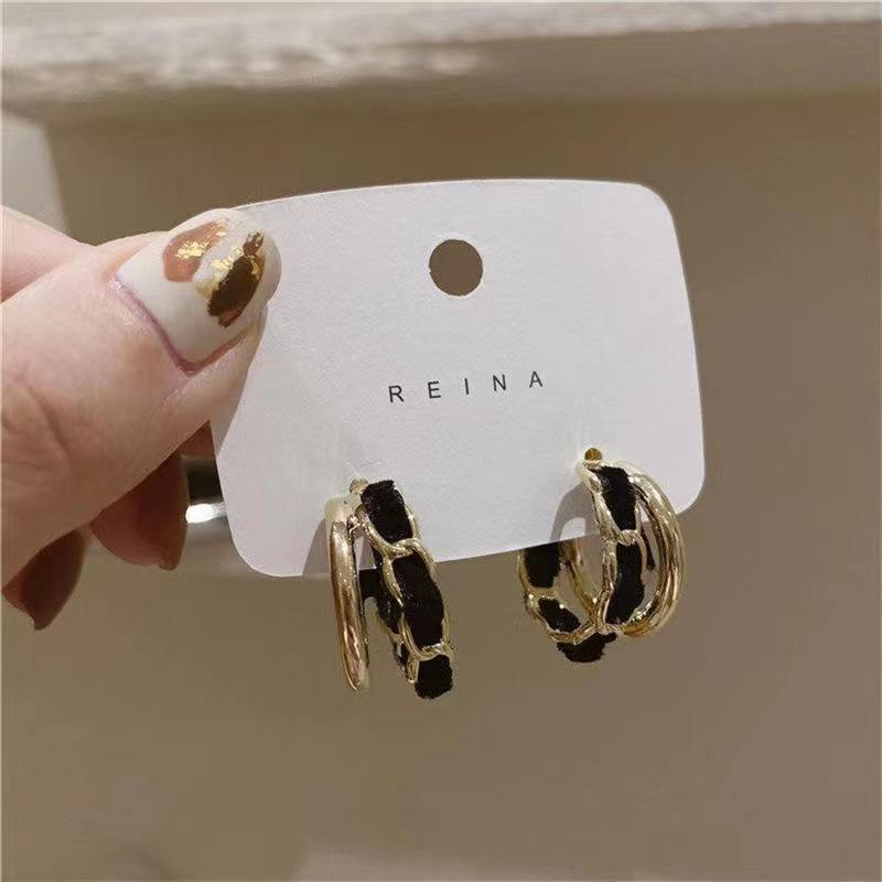 

Korean black velvet earrings new trendy unique circle earrings high-end earrings women s autumn and winter circles