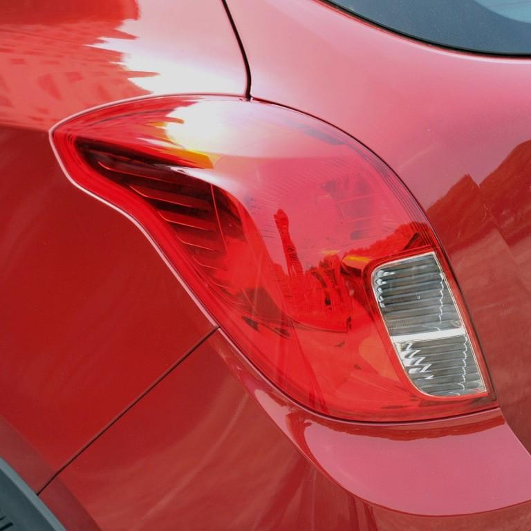 Buick Encore 13-15 Taillight Assembly Brake Light Cover - Rear Accessories
