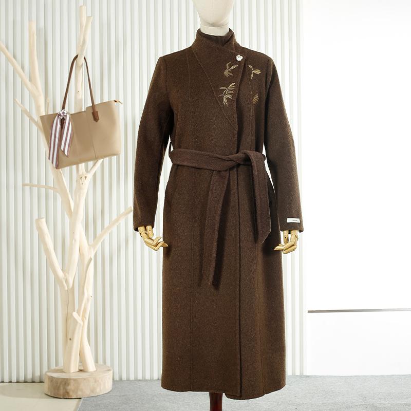 

Вышитое шерстяное пальто Двустороннее шерстяное длинное приталенное пальто-ремень со стойкой-воротником Шерстяное пальто M темный кофе