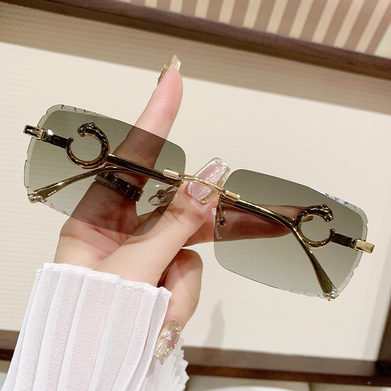 Quadratischer Rahmen Schnittkante Sonnenbrille Mode Ring Leopardenkopf Metall Trendig Foto Sonnenschutzbrille 90262