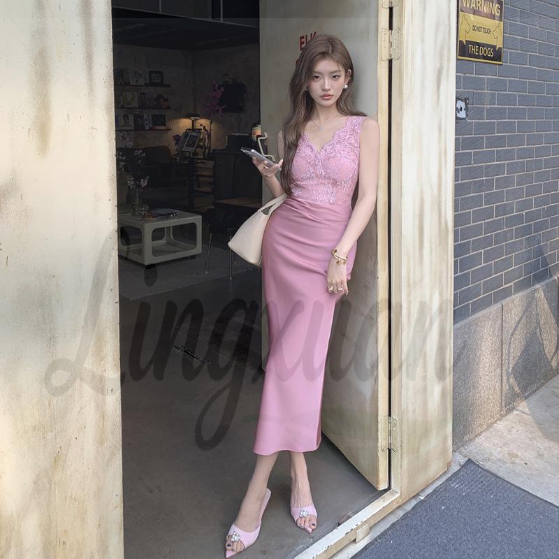 

Spring/Summer 2026 Elegant Lace Satin V-neck Slim Fit Dress Small рожевий