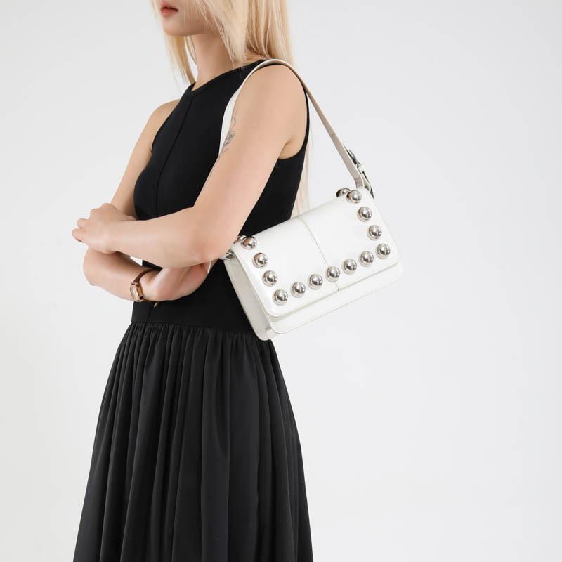 Bags This Year's Popular Bag 2025 New Korean Version Fashion Rivet Shoulder Bag Women's Versatile Messenger Small Square Bag