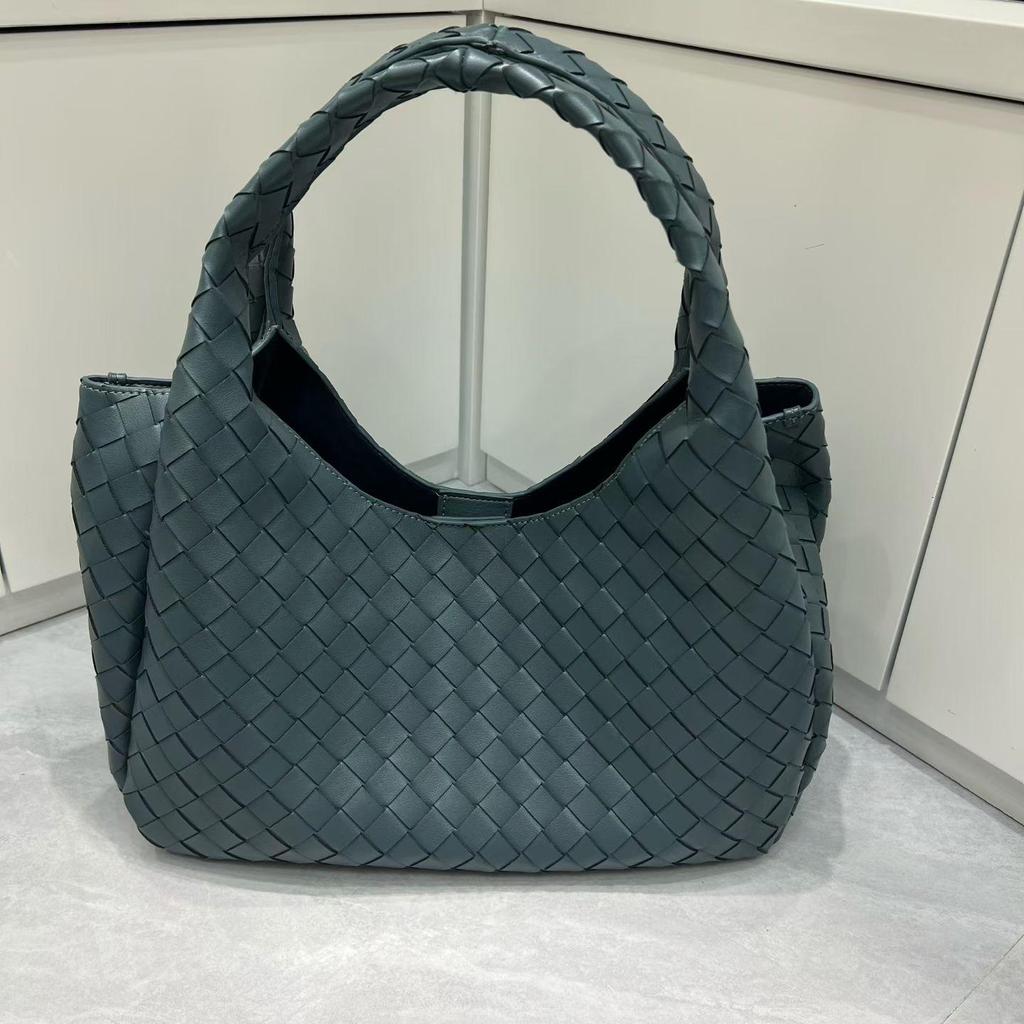 Retro Woven Genuine Leather Shoulder Bag for Women - Large Capacity and Versatile Summer Style