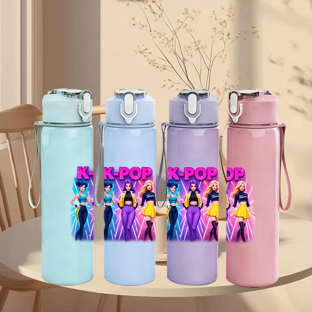 1 Stück Sanfte Pastell Kpop Girl Group Bust 750ml Farbe Kunststoff Wasserflasche Auslaufsicher Klappdeckel mit Strohhalm Für Sport Büro Zuhause