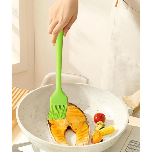 Silicon Basting Brushes, Heat Resistant Pastry Brushes, Spread Oil Butter Sauce Marinades for BBQ Grill Barbeque & Kitchen Baking (Green)