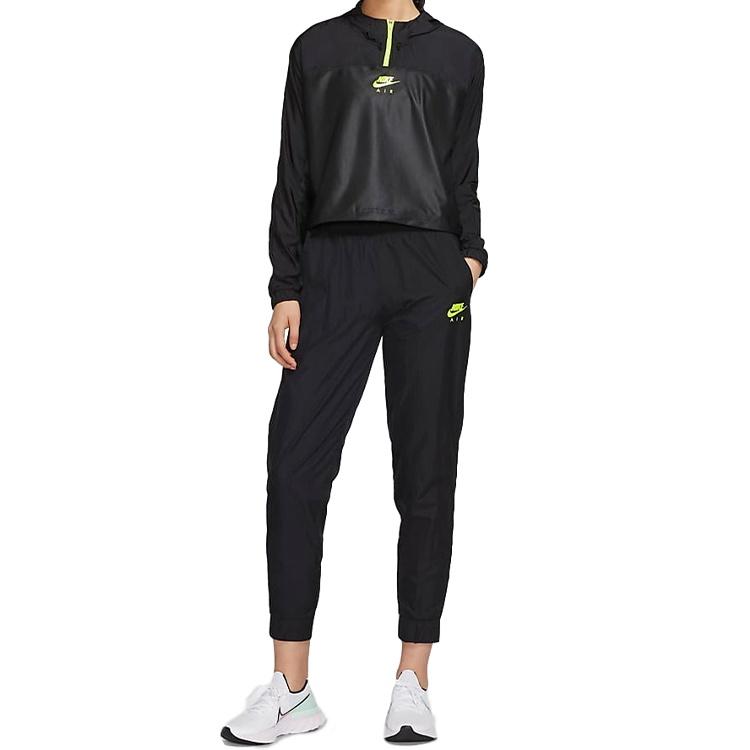 (DÁMSKÉ) Dámská černá bunda Nike s polovičním zipem a kapucí CU3047-010