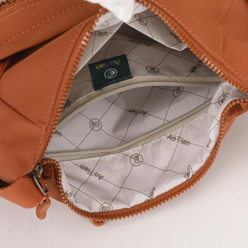 Dámská vícekomorová taška přes rameno Outdoorová crossbody taška