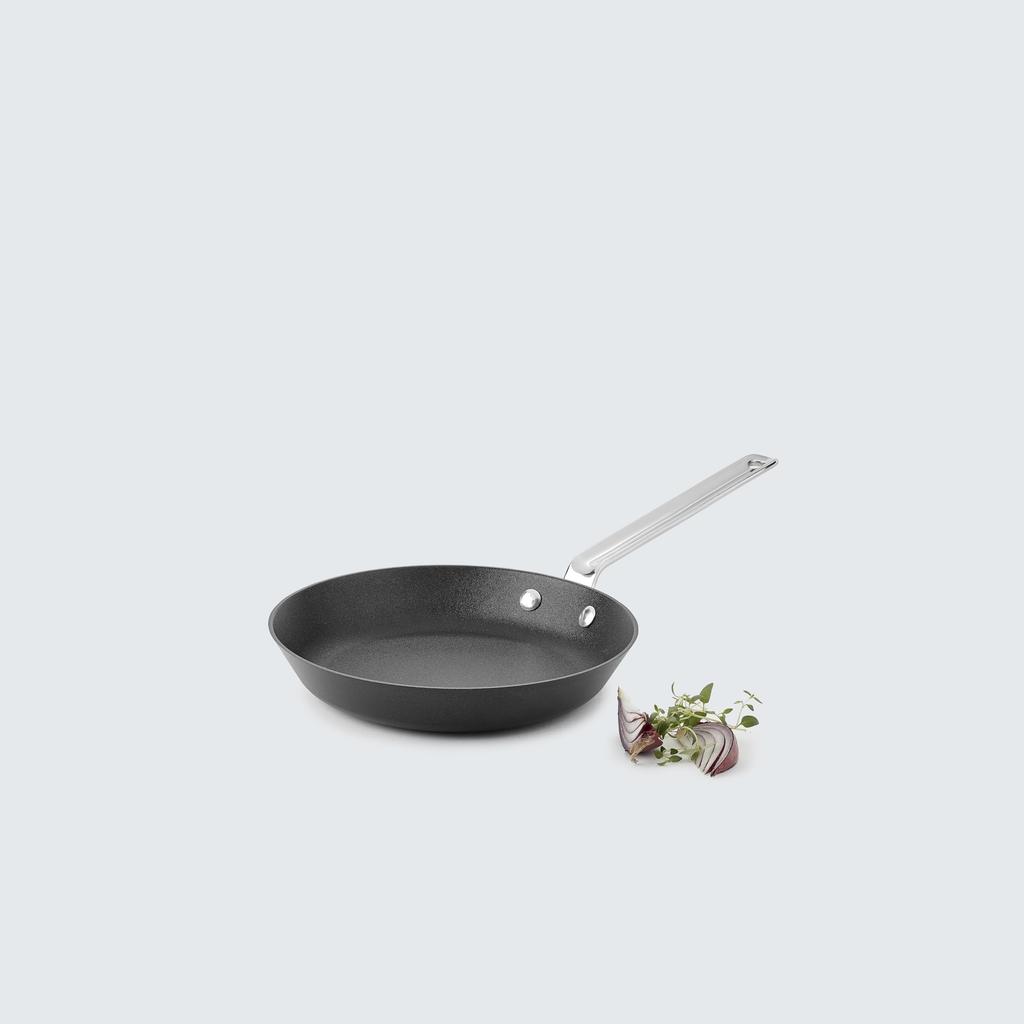 Scanpan TechnIQ Series Modern Skillet Frying Pan 22cm IH Compatible SCANPAN 22cm Oven Safe PFOA Free Safe Frying Pan STRATANIUM+ (22cm)