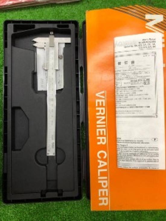 

Mitutoyo 536-105 NT10P-15 Offset Analog Caliper for Hole Pitch