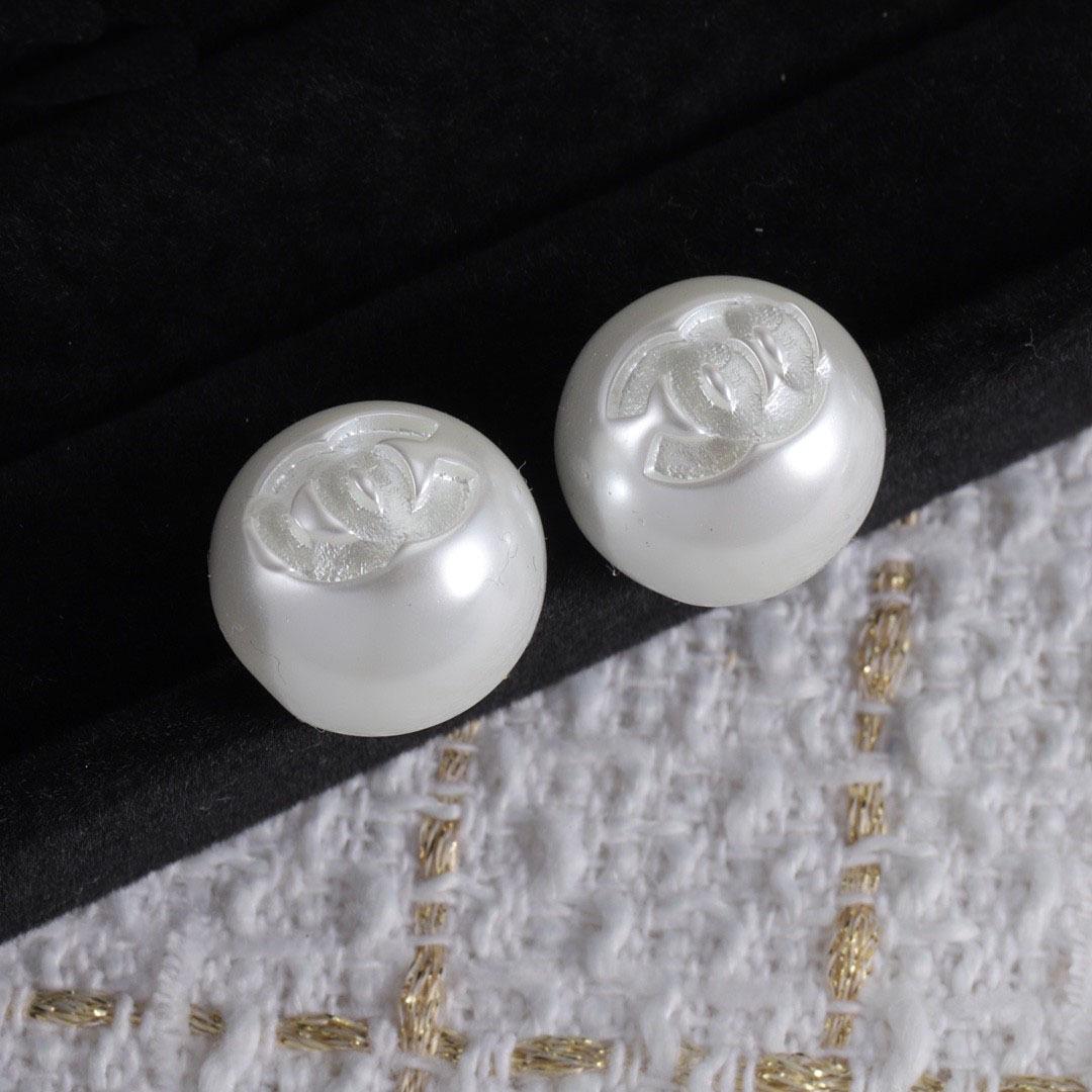 Серьги-гвоздики Xiangjia Double C с жемчугом - Высококачественные, Классический дизайн, Популярный выбор