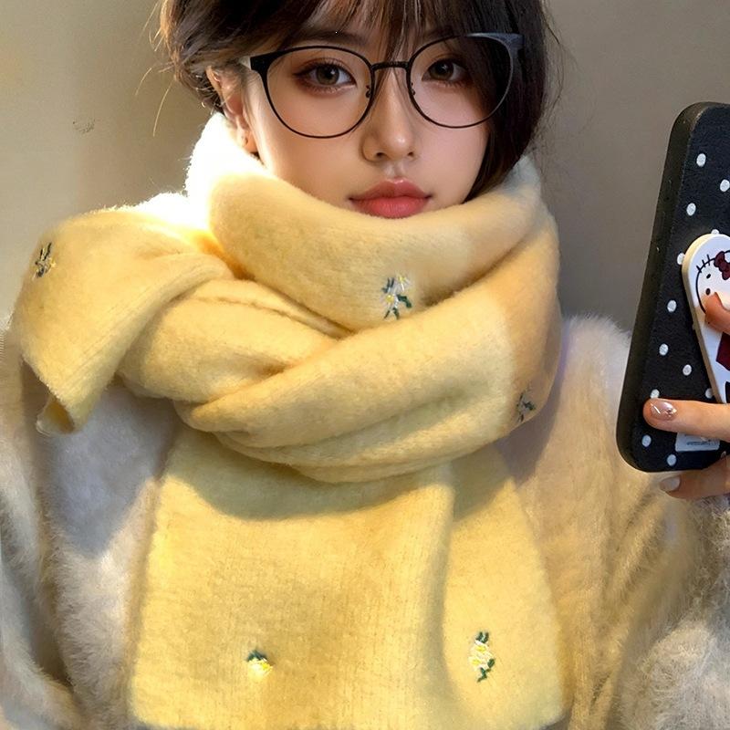 Autumn and winter new fashion warm scarf high-end floral embroidery knitting a versatile scarf women's trend