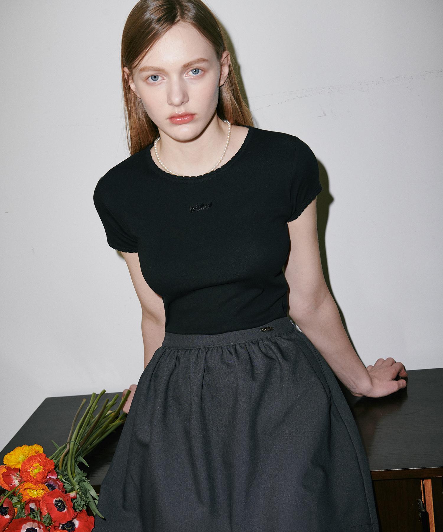 Belloel Short-Sleeve Embroidered T-Shirt Black Free