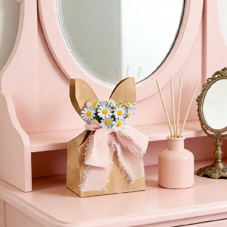 Fascinating Artistic Print Gift Bags Feature Delicate Bowknots Colorful Candy Bags For Kids Event And Holiday Activities