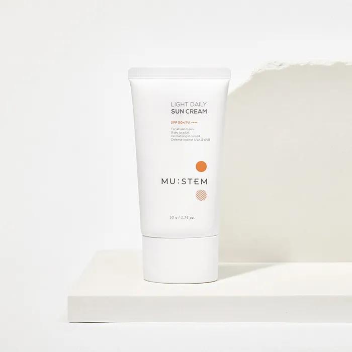Light Daily Sun Cream 50g (SPF50+ PA++++)
