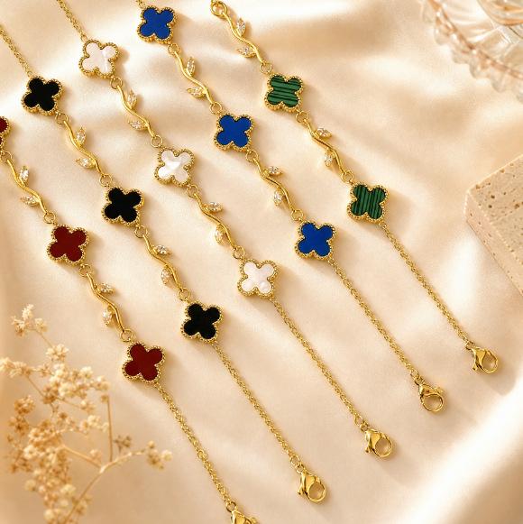 European and American Light Luxury Four-leaf Clover Zircon Bracelet Female Titanium Steel Does Not Fade Niche High-end Accessories