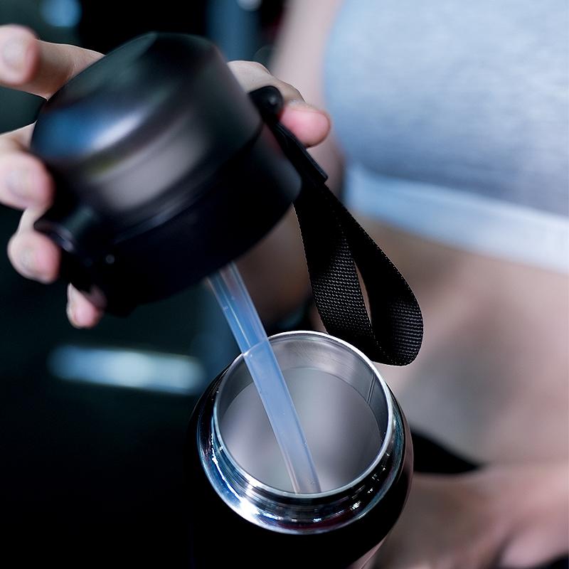 750ml Vzduchová nerezová izolovaná láhev Velkokapacitní se 1 náhodnou příchutí Sportovní vzduchová láhev na vodu Vakuová aromatická láhev