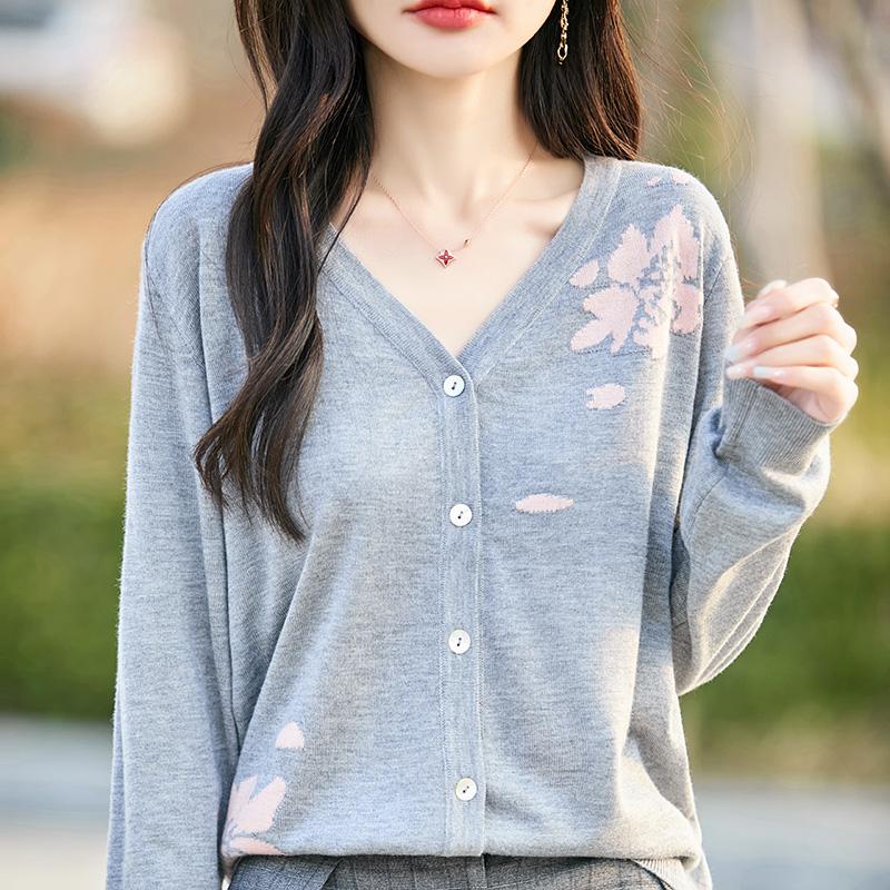 Dámský lehký kardigan z 50% vlny a 50% morušového hedvábí - všestranný úplet na 4 sezóny pro celoroční pohodlí a styl