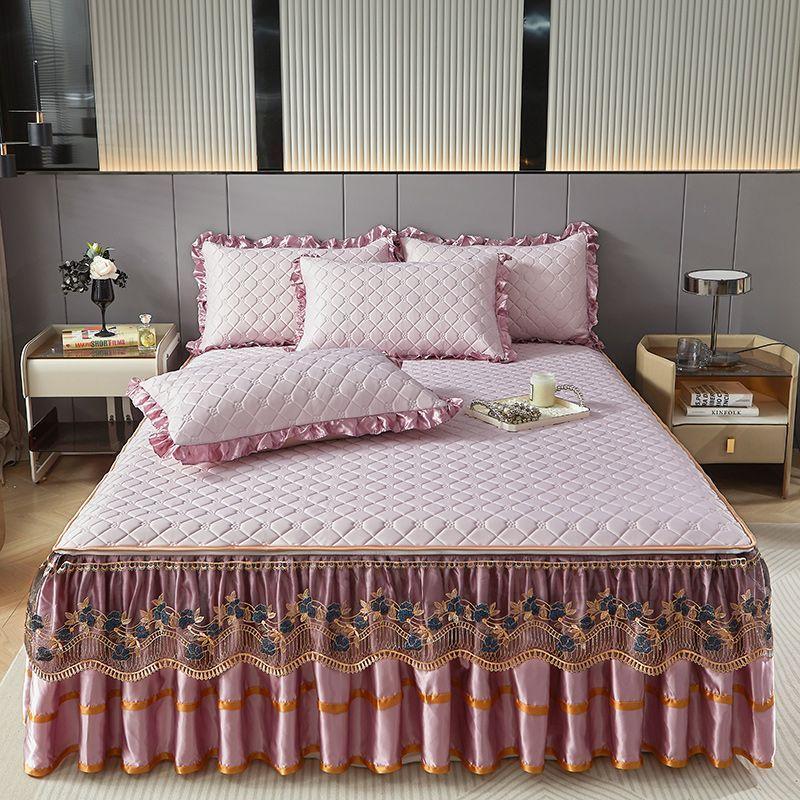 3pcs Bedroom Set High-End Crystal Velvet Bed Skirt Three-Piece Set with Thick Lace Trim, Korean Princess Style Warm and Non-Slip Mattress Cover