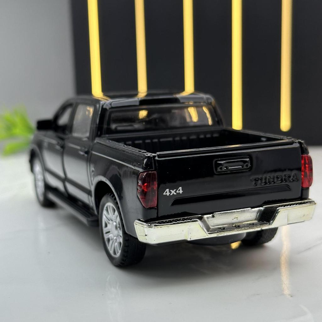 Toyota Tundra Pickup-Trucks im Maßstab 1/32, Druckguss-Autos, Modellspielzeug, Zinklegierungsspielzeug mit Ton und Licht, Rückzug, Geburtstagsgeschenke für Kinder