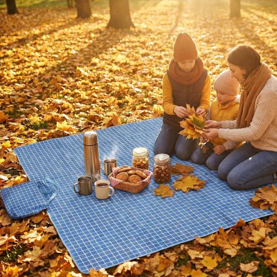 Picnic Mat Foldable Lightweight Picnic Rug with Storage Bag and Shoulder Strap