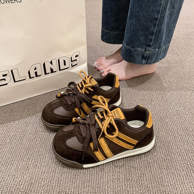 

Platform-soled German training shoes women s autumn 2025 new Hong Kong style retro heightening versatile white shoes casual sports board shoes 35 коричневый