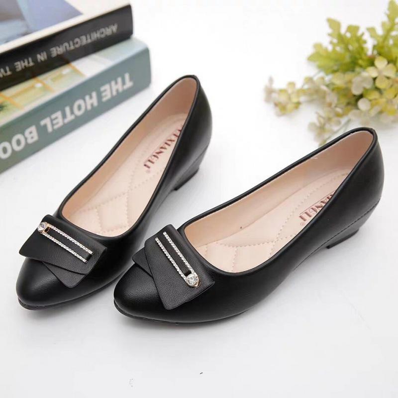 Small single shoes, high-quality soft leather, spring and autumn slope heels, women's fashion versatile work women's shoes, soft soles, flat soles,