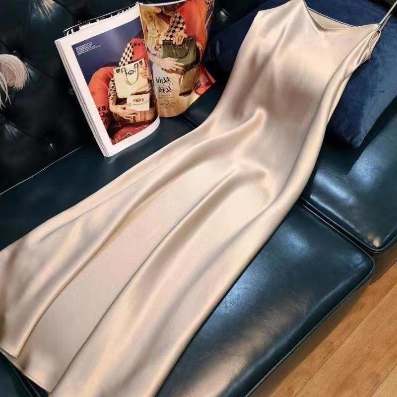 Ärmelloses V-Ausschnitt Satinkleid - Hot Girl Summer, Europäischer & Amerikanischer Stil, Einfarbig, Lockere Passform, Übergröße