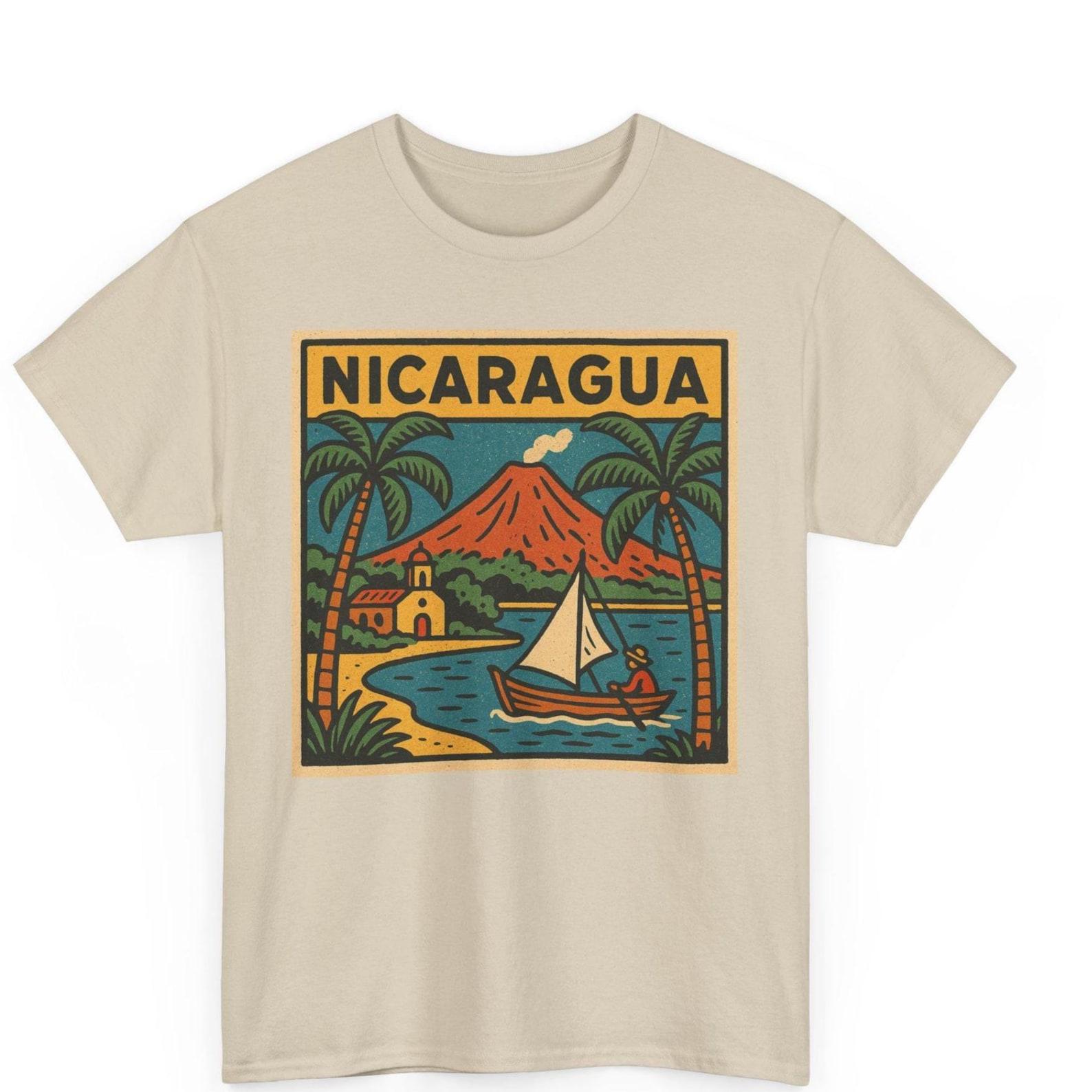 Nicaragua Retro Comic T-Shirt: Vintage Central America Travel Tee XL
