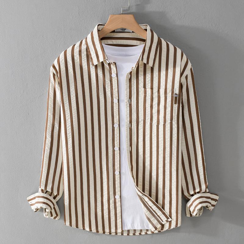 Frühlings- und Herbst-Herren-Langarmshirts mit Streifen sind trendy, bequem, vielseitig und einfach. Hemden für junge Männer.