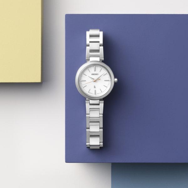 Seiko Women's SSVR139 (LUKIA Essential Collection Solar Metal Band Women's) Round Watch Silver