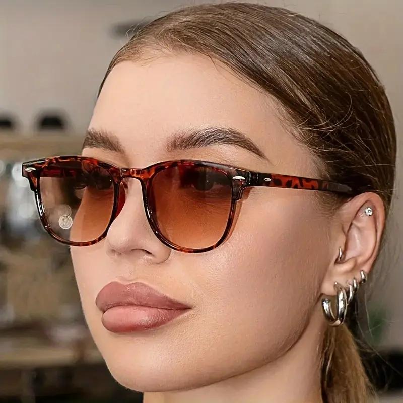 1Pc Women's Cat Eye Frame Glasses Fashionable Pc Frame and Lenses Classic Style Suitable for Hiking Ideal for Gift Giving