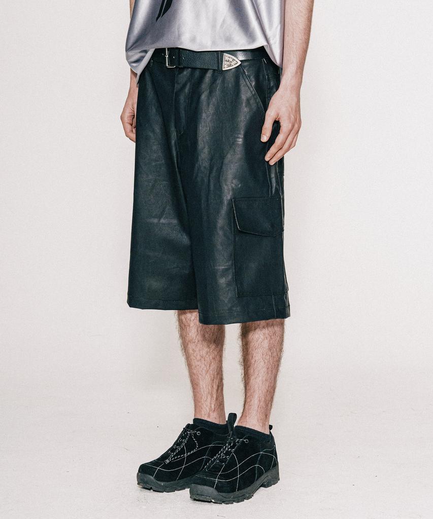 VASTIC Wide Cargo Coated Half Pants_Black