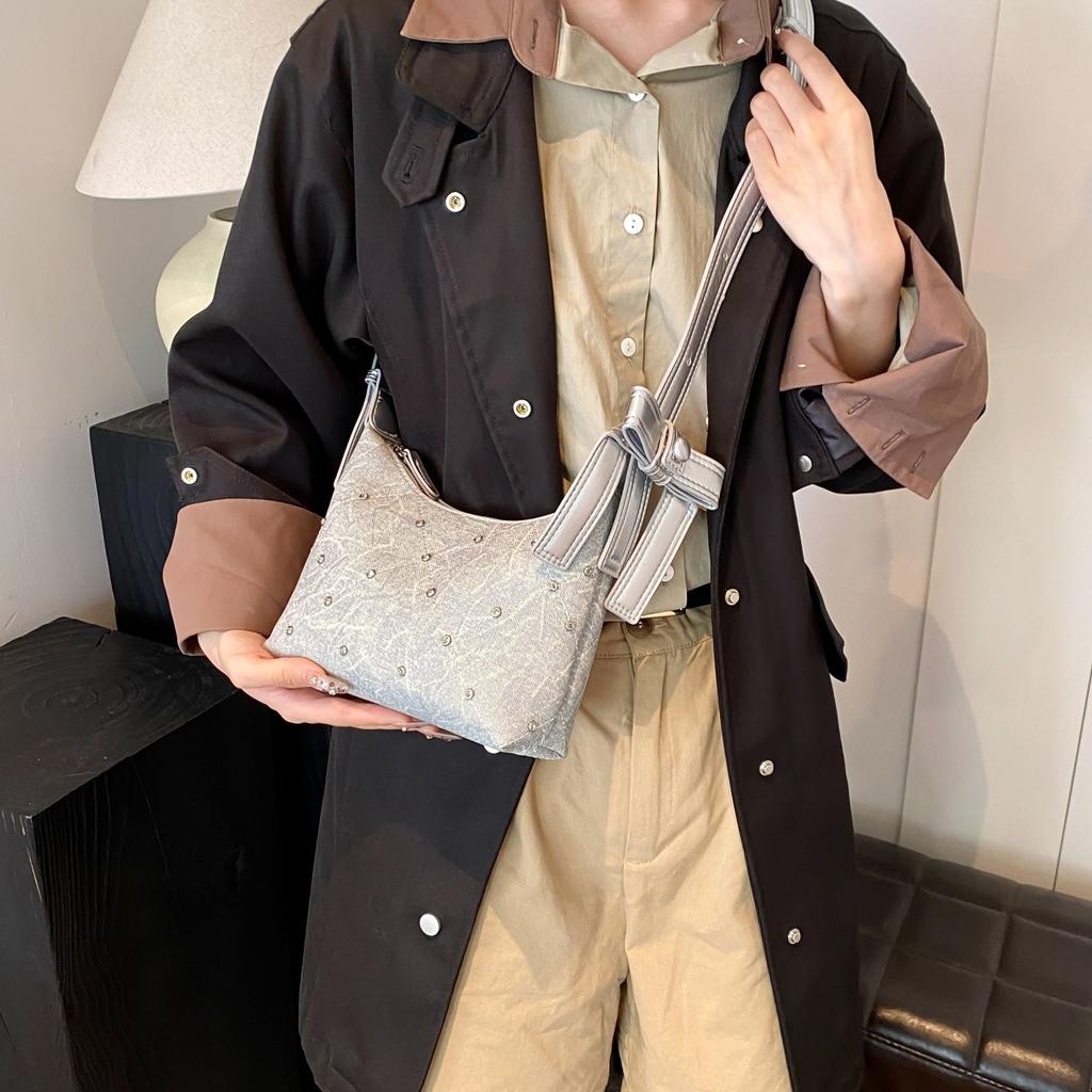 Underarm Bag - Women's Summer Commuting Shoulder Bag with A Crossbody Strap, Tote Style