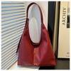 Women's Large Capacity Retro Shoulder Tote - Trendy European and American Style