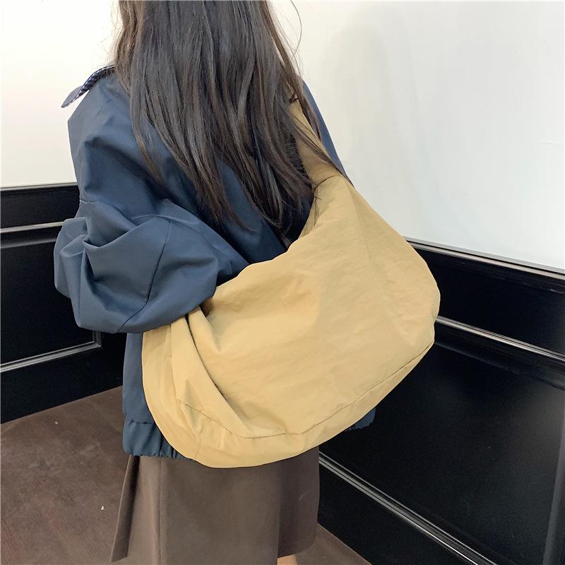 New Unisex Ultra-light and Large-capacity Waterproof Nylon Dumpling Bag Shoulder Messenger Bag