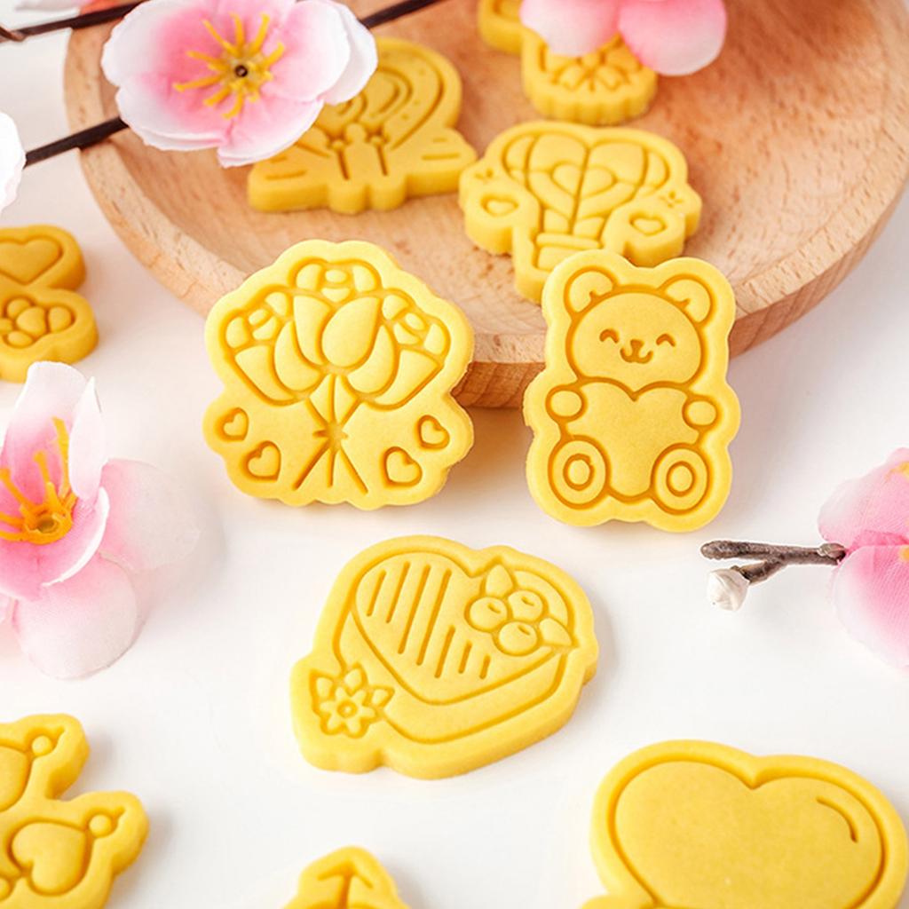 Valentine's Day Cookie Cutters Cartoon Pressable Biscuit Mold Holiday Biscuit Fondant Cookie Stamps Party Supplies