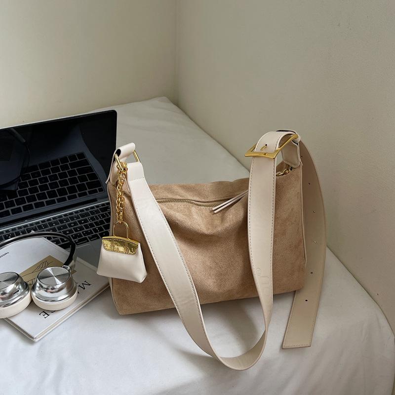 Simple large-capacity bag women's new fashion versatile casual shoulder bag commuter messenger tote bag
