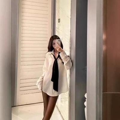 Camisa Feminina Estilo Colegial - Moda Outono/Inverno 2025 Top Branco Fashion